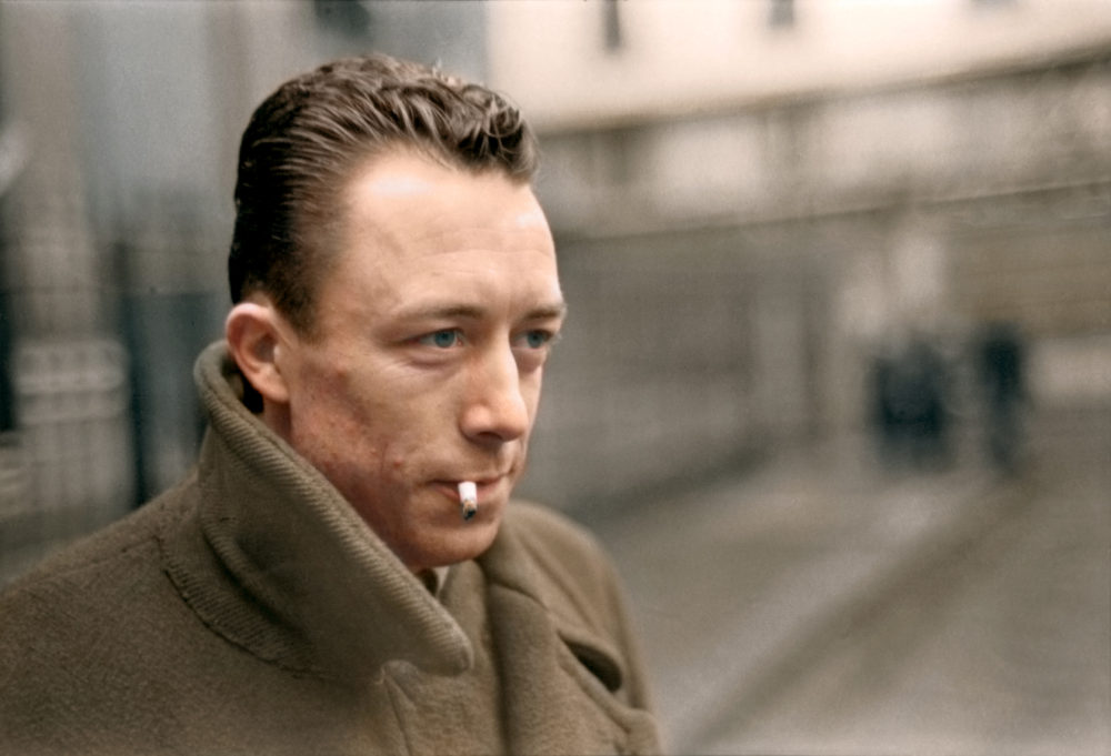 Albert-Camus Kita Semua Adalah Penghibur